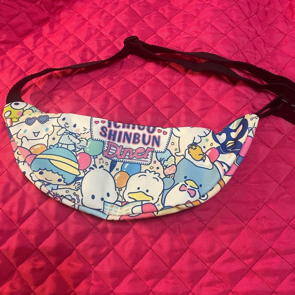 Hello Kitty Fanny pack - Picture 1 of 3